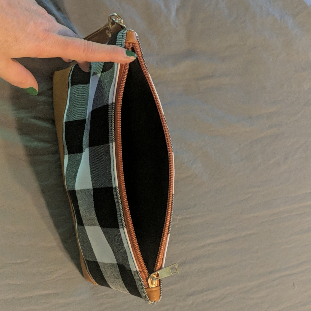 Wristlet - Picture 3 of 3